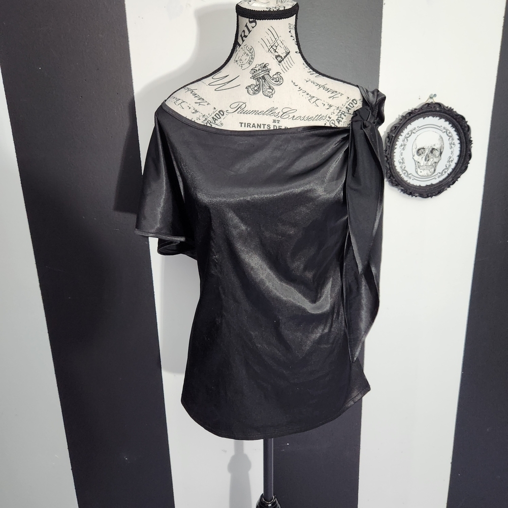 Stylish Off-Shoulder Black Women's Blouse